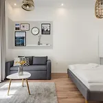 A13- Boutique Apartments, Location, By Bqa Апартаменты