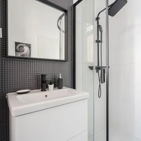 A13- Boutique Apartments, Location, By Bqa アパート *