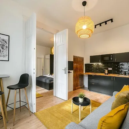 Apartment A13- Boutique Apartments, Location, By Bqa