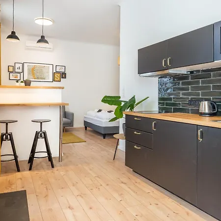 Apartment A13- Boutique Apartments, Location, By Bqa